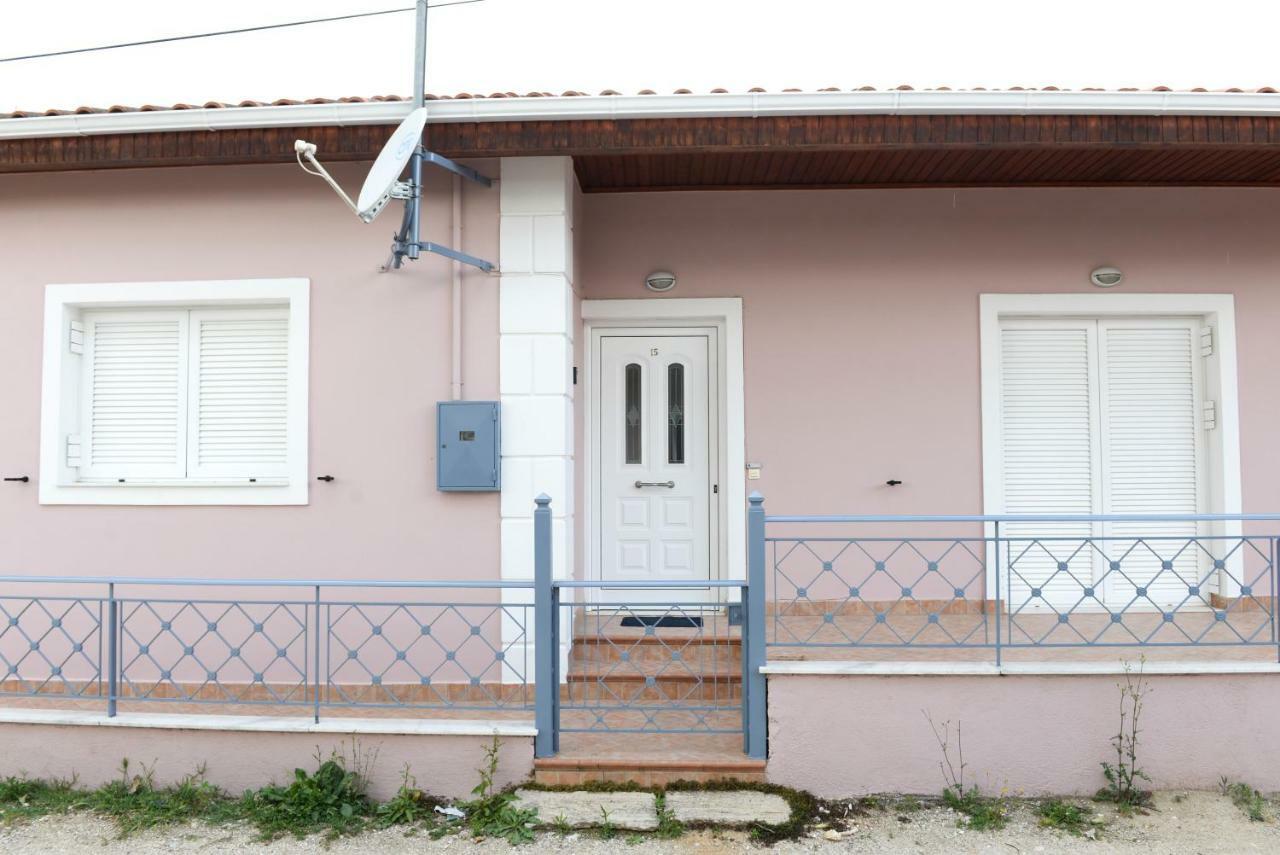 Patras Cozy Lodge Exteriör bild