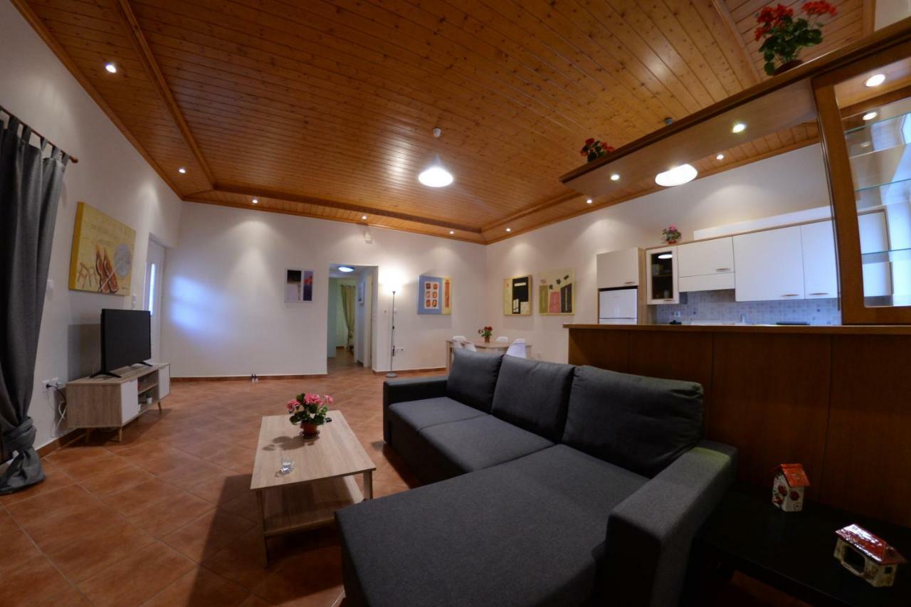 Patras Cozy Lodge Exteriör bild