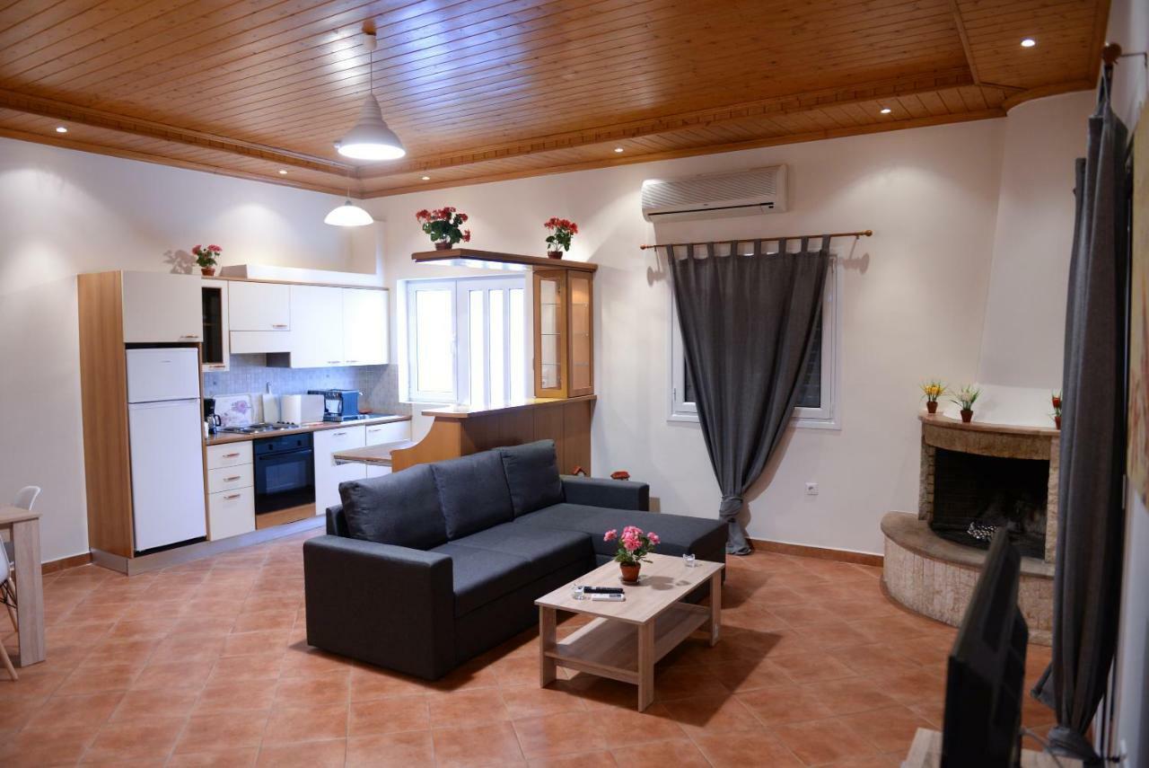 Patras Cozy Lodge Exteriör bild