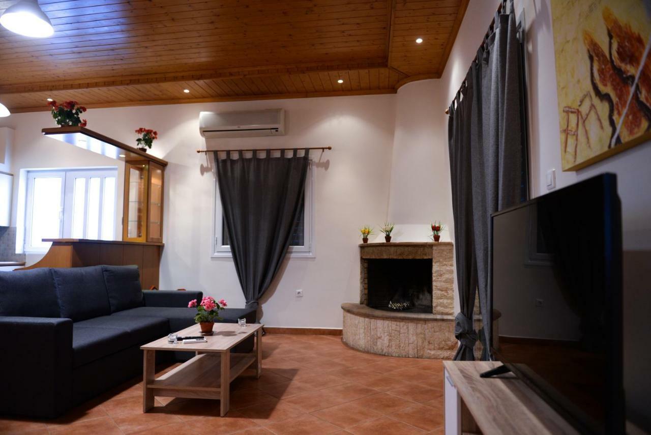 Patras Cozy Lodge Exteriör bild